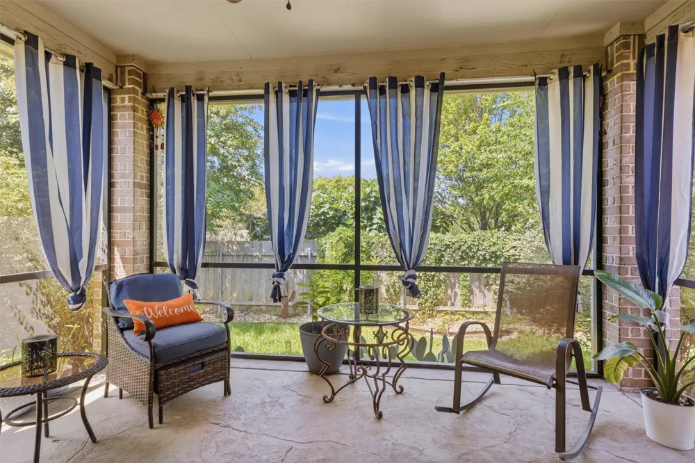305 Hogg Pecan Pass Austin, TX 78748