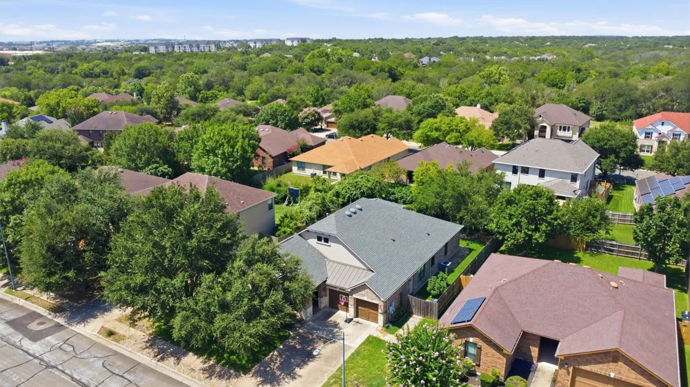 305 Hogg Pecan Pass Austin, TX 78748