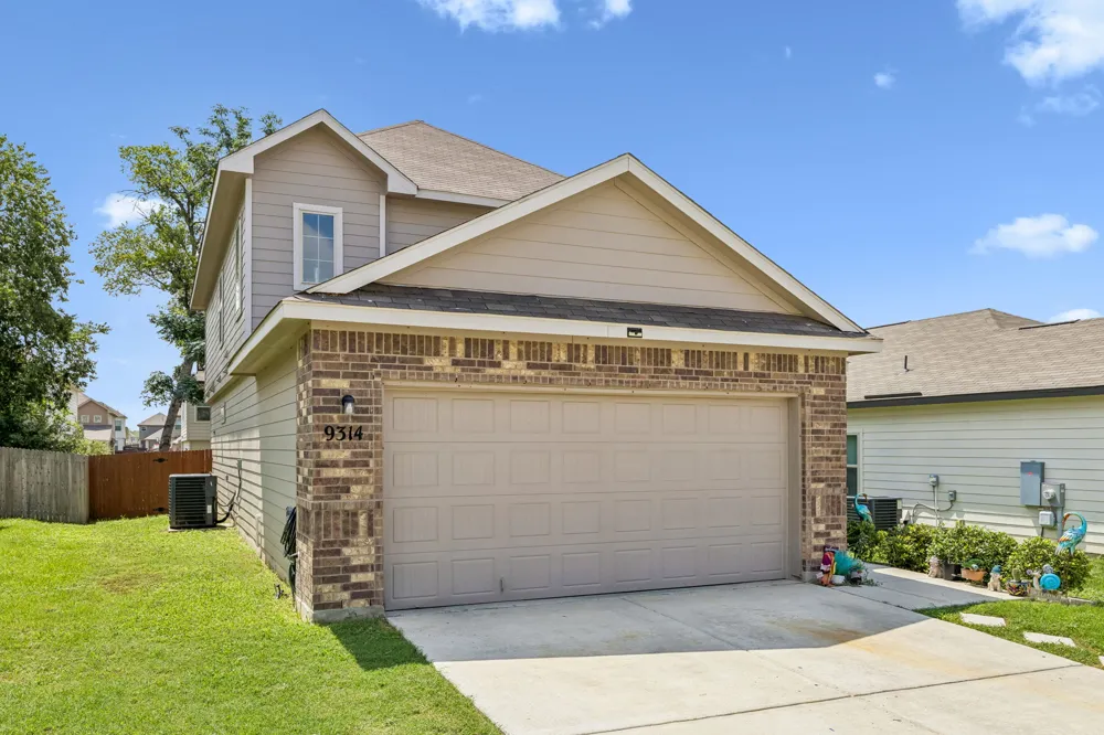 9314 Graze Branch San Antonio, TX 78211