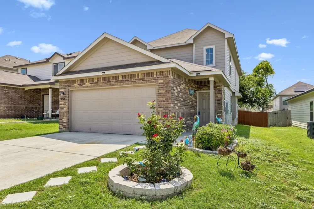 9314 Graze Branch San Antonio, TX 78211