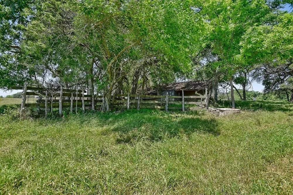 Mode Lane La Grange, TX 78945