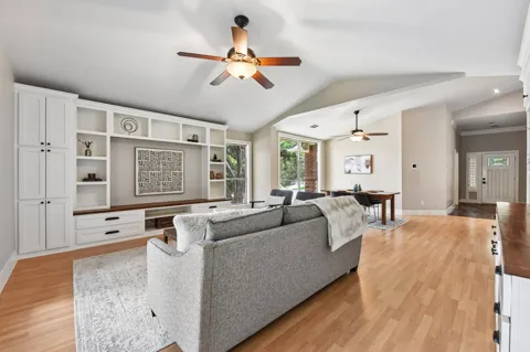 5815 Lomita Verde Circle