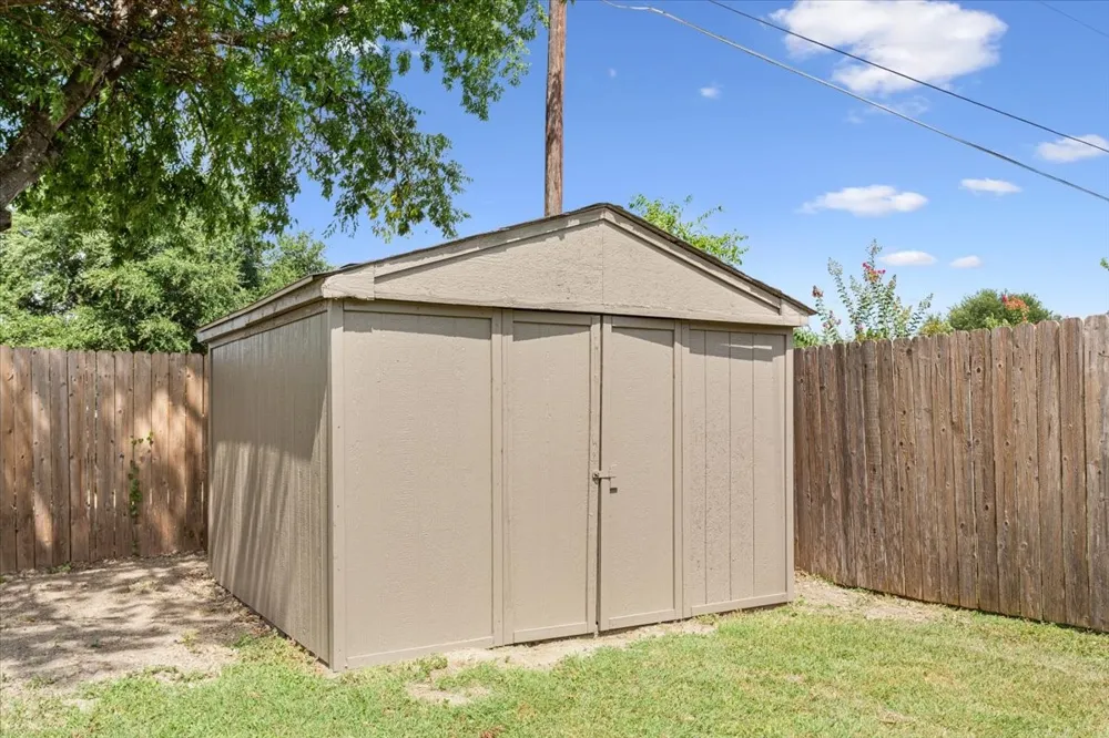 116 Boleman Drive Hewitt, TX 76643