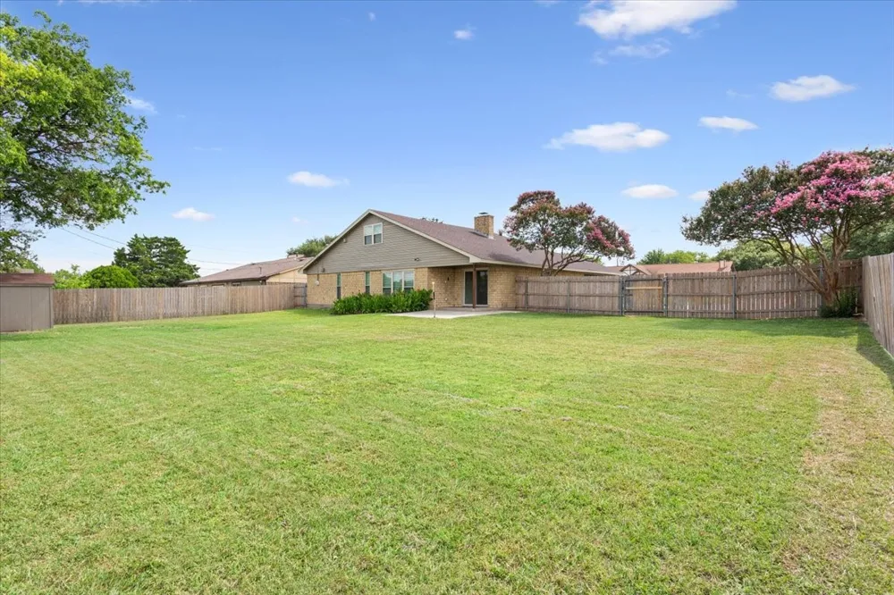 116 Boleman Drive Hewitt, TX 76643