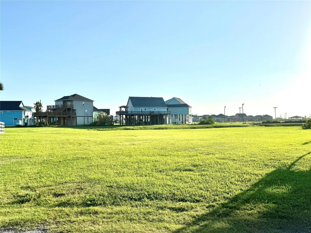 2365 Sandman Crystal Beach, TX 77650