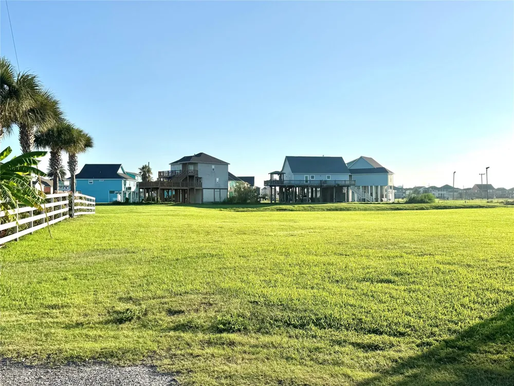 2365 Sandman Crystal Beach, TX 77650