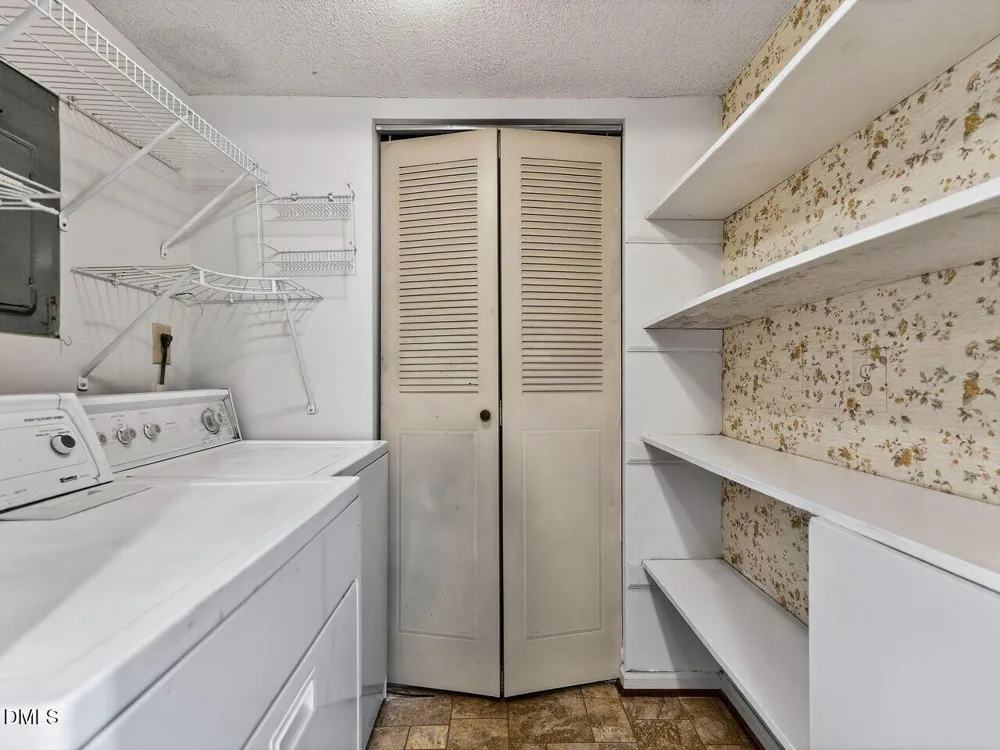 833 Kensington Drive Cary, NC 27511
