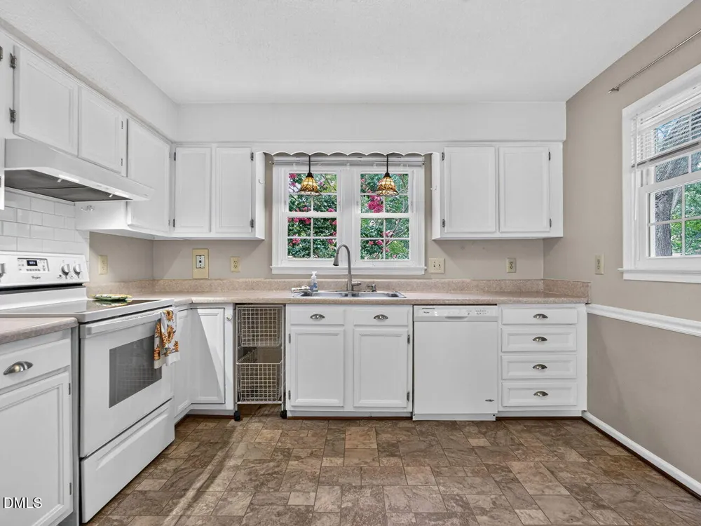833 Kensington Drive Cary, NC 27511