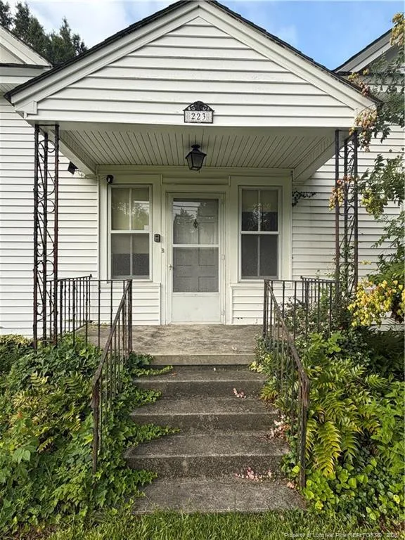 223 West Third Avenue Red Springs, NC 28377