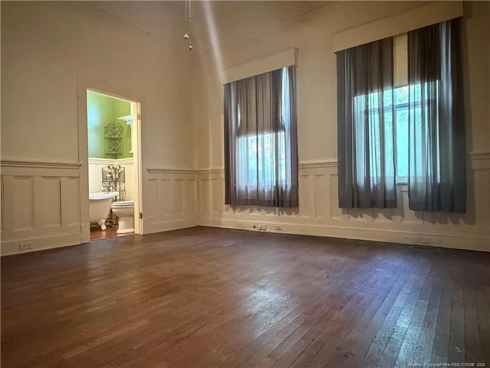223 West Third Avenue Red Springs, NC 28377