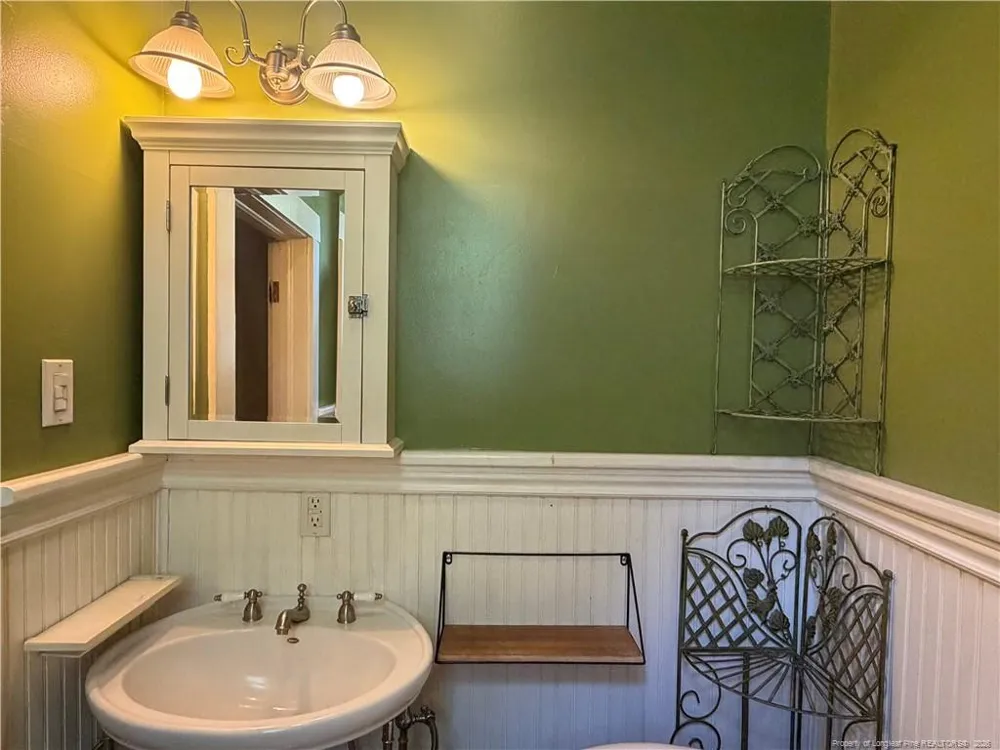223 West Third Avenue Red Springs, NC 28377