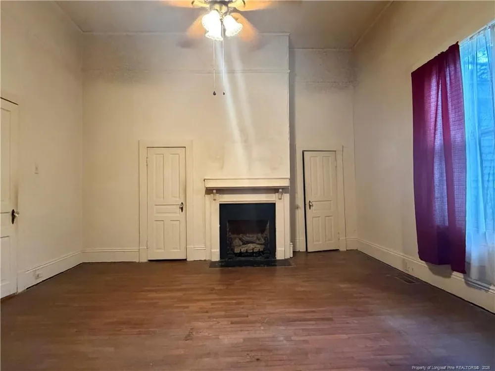 223 West Third Avenue Red Springs, NC 28377
