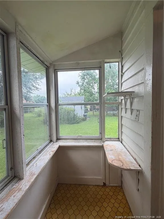 223 West Third Avenue Red Springs, NC 28377