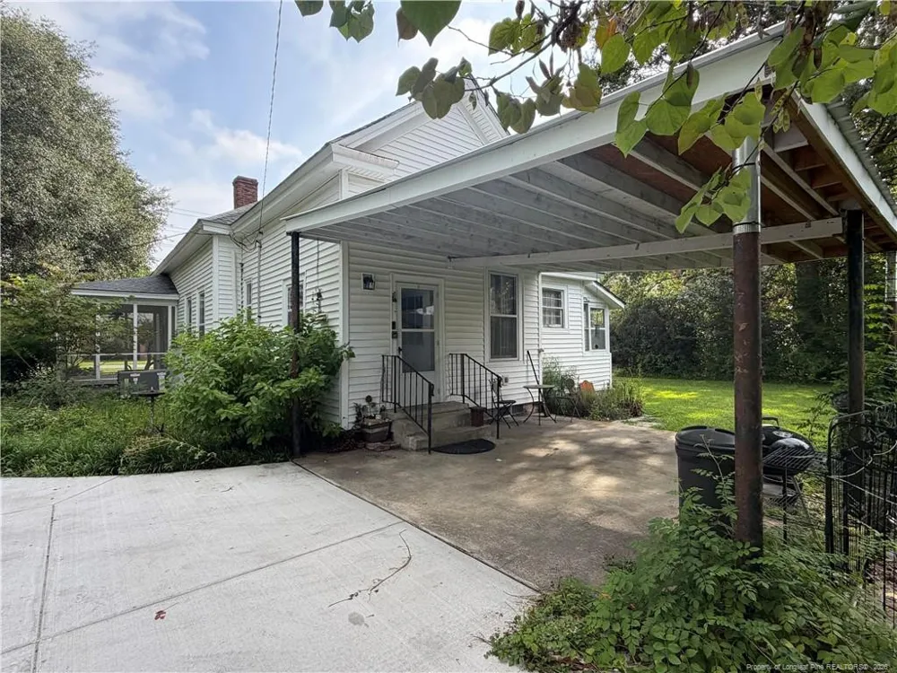 223 West Third Avenue Red Springs, NC 28377