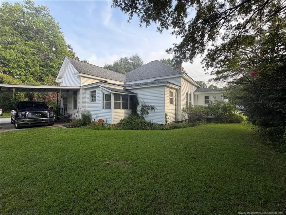 223 West Third Avenue Red Springs, NC 28377
