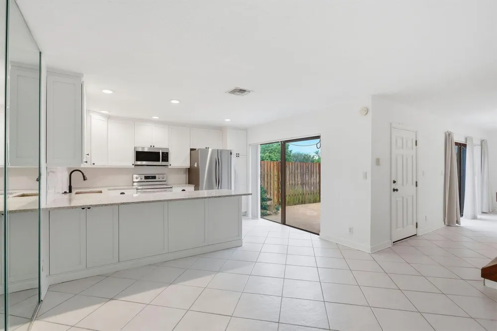 2625 SE 5TH CIRCLE Boynton Beach, FL 33435