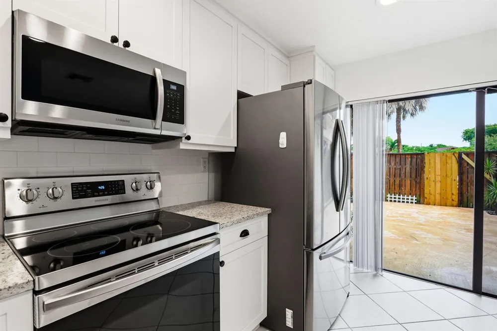 2625 SE 5TH CIRCLE Boynton Beach, FL 33435