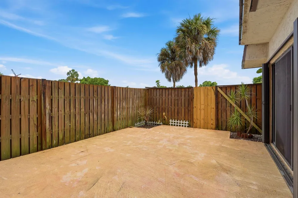 2625 SE 5TH CIRCLE Boynton Beach, FL 33435