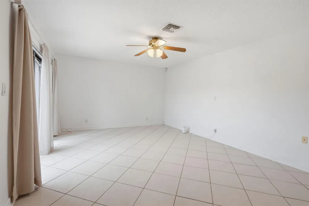 2625 SE 5TH CIRCLE Boynton Beach, FL 33435