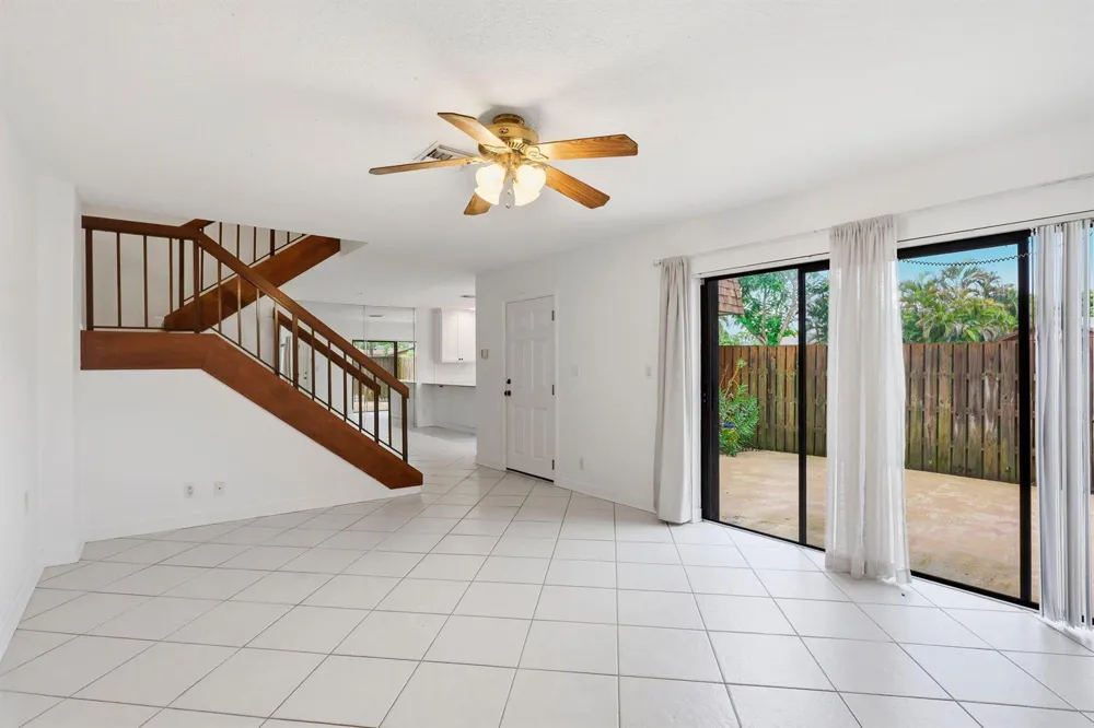 2625 SE 5TH CIRCLE Boynton Beach, FL 33435