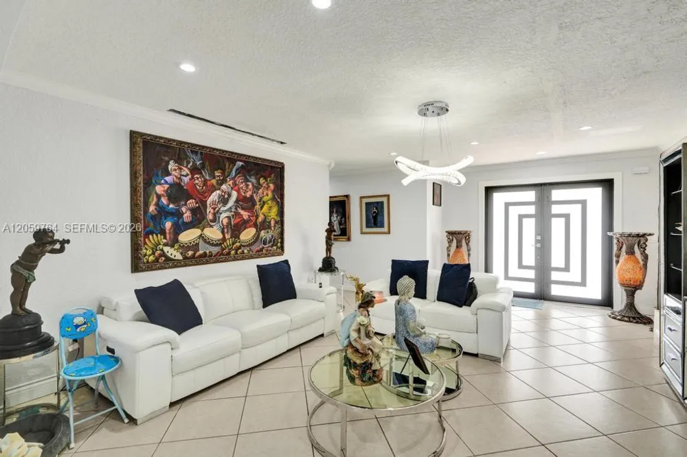 2711 SW 117th Ct Miami, FL 33175