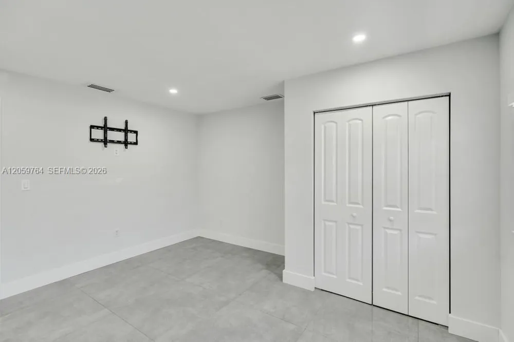 2711 SW 117th Ct Miami, FL 33175