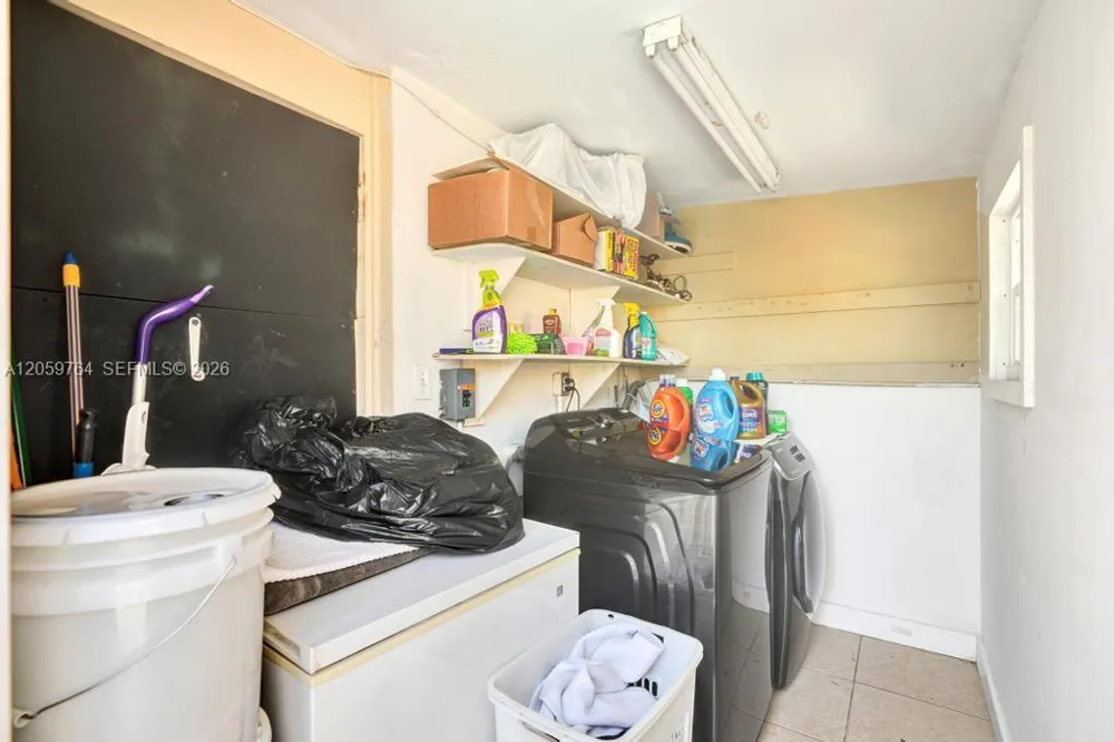 2711 SW 117th Ct Miami, FL 33175