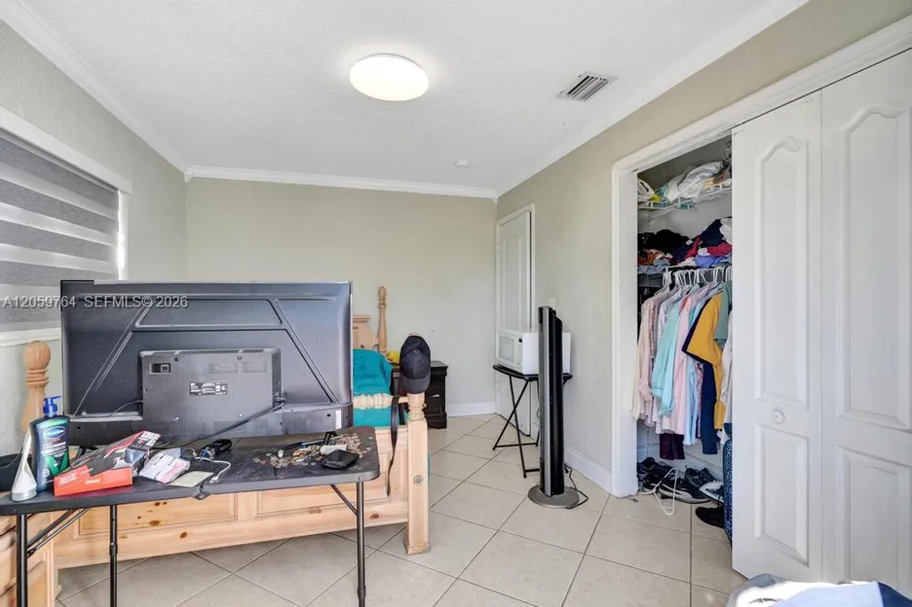 2711 SW 117th Ct Miami, FL 33175