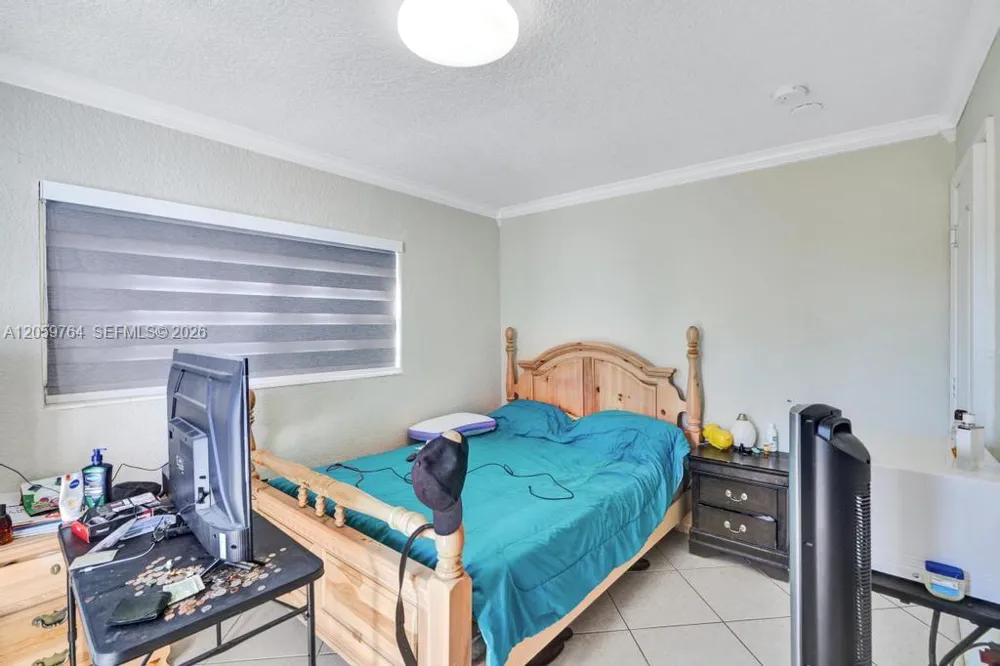 2711 SW 117th Ct Miami, FL 33175