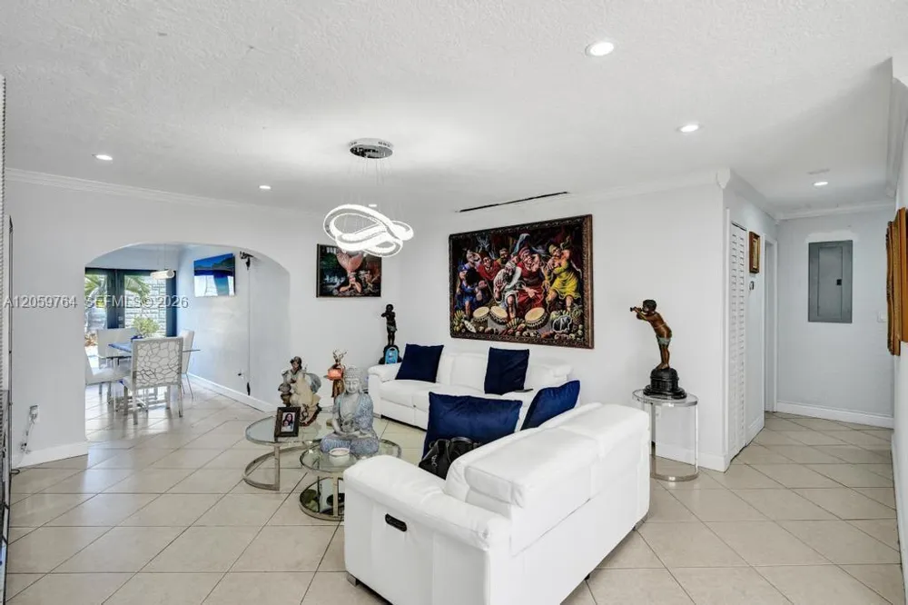 2711 SW 117th Ct Miami, FL 33175