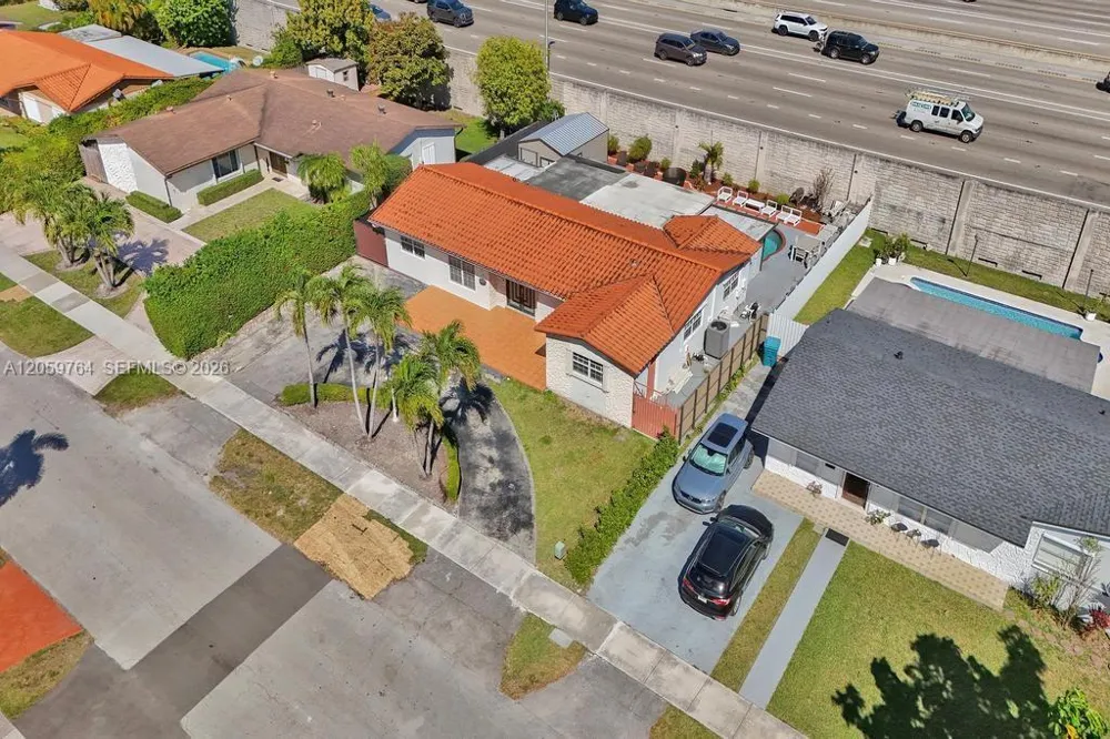 2711 SW 117th Ct Miami, FL 33175