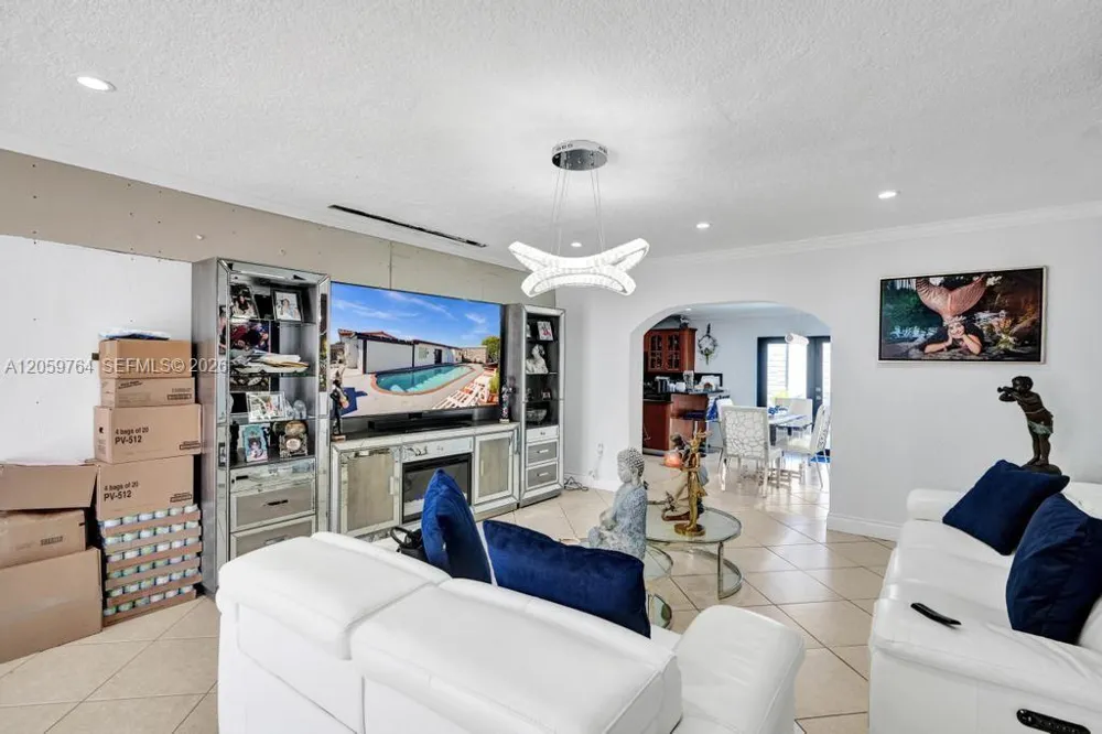 2711 SW 117th Ct Miami, FL 33175