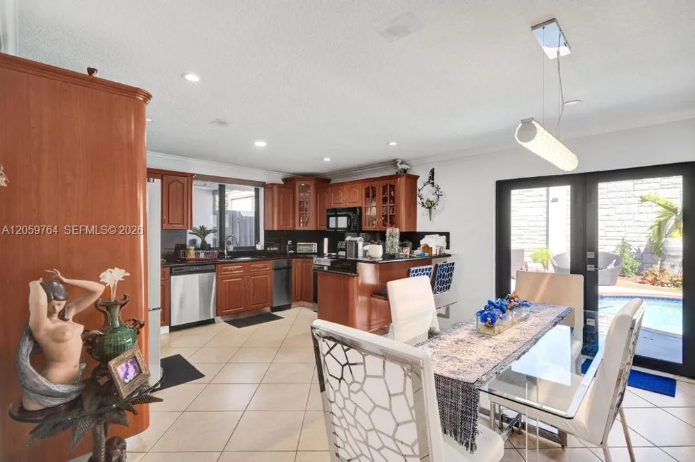 2711 SW 117th Ct Miami, FL 33175