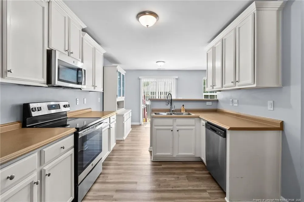 1454 Laguardia Drive Hope Mills, NC 28348