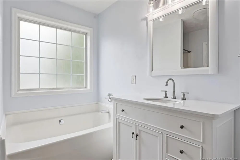 5113 Archer Road Hope Mills, NC 28348