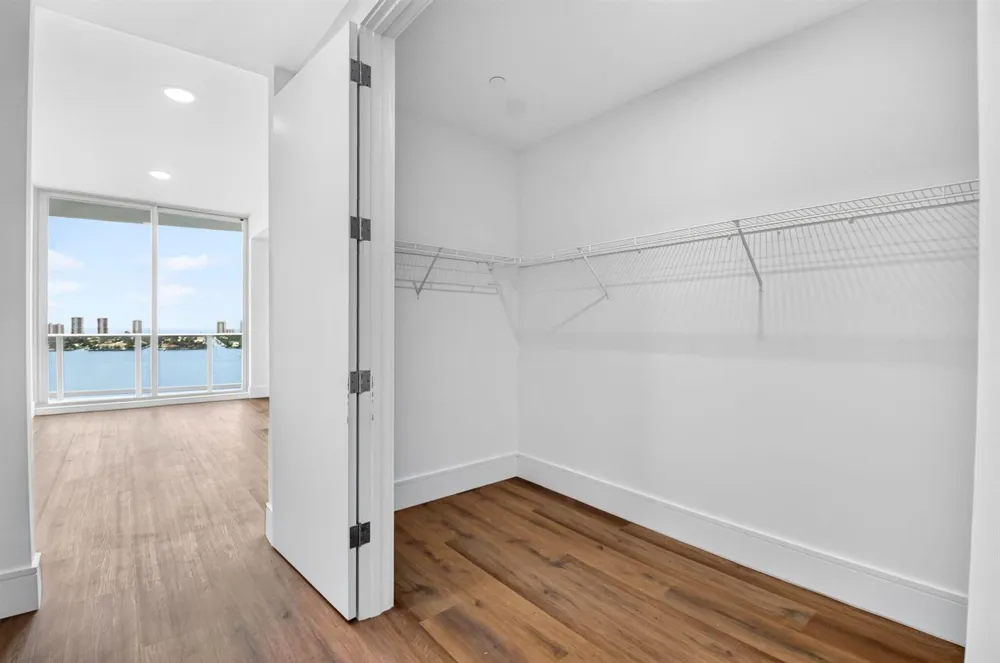 220 Lake Shore Drive #1506 Lake Park, FL 33403