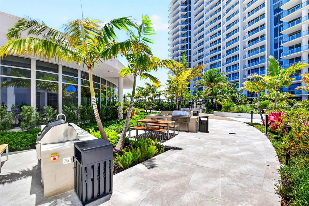 220 Lake Shore Drive #1506 Lake Park, FL 33403