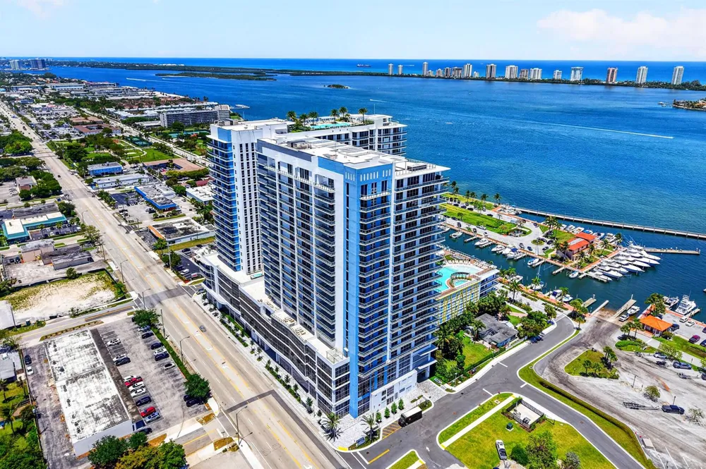 220 Lake Shore Drive #1506 Lake Park, FL 33403