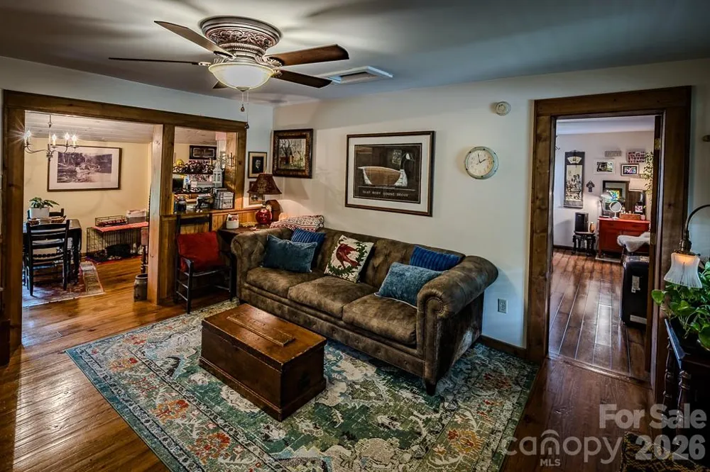5950 US 19e Highway Newland, NC 28657