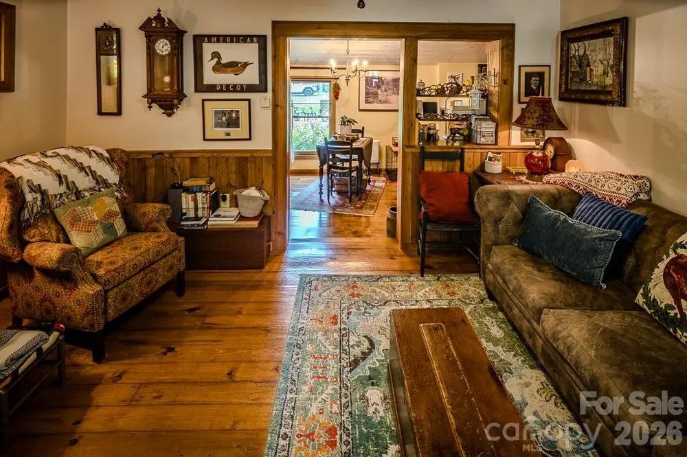 5950 US 19e Highway Newland, NC 28657