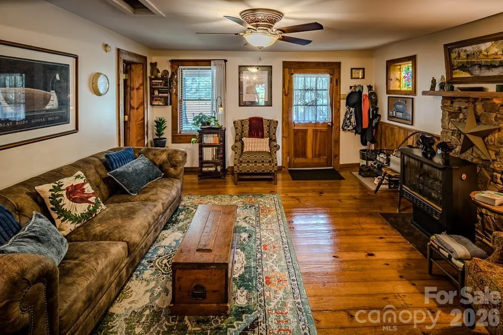5950 US 19e Highway Newland, NC 28657