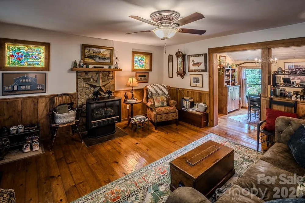 5950 US 19e Highway Newland, NC 28657
