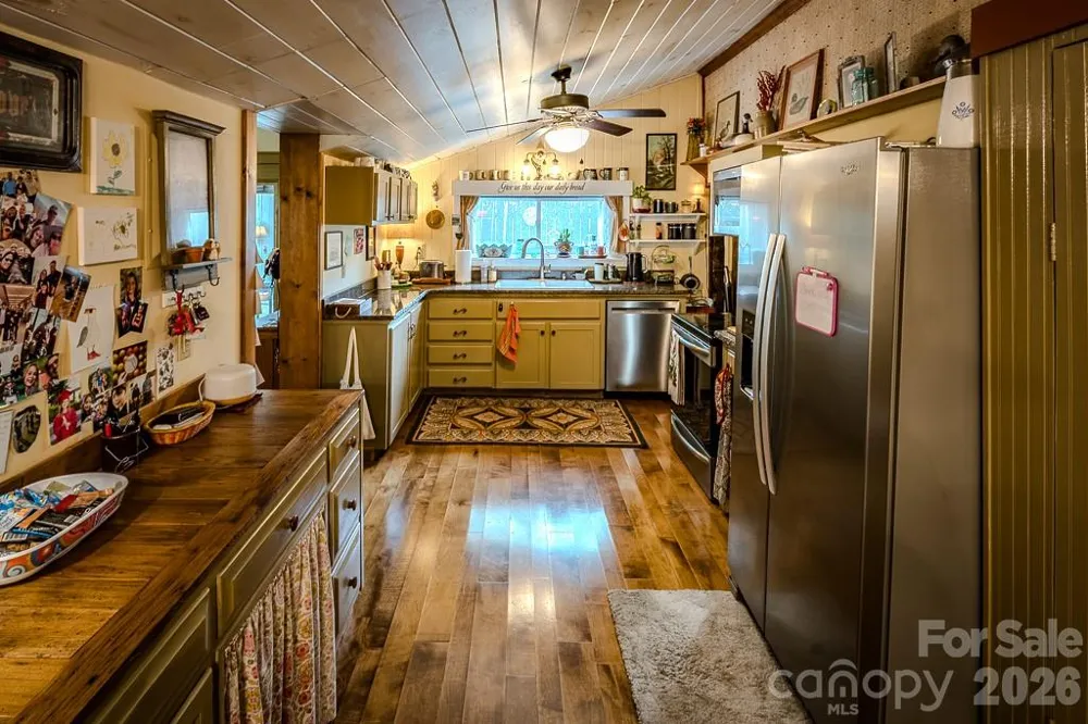 5950 US 19e Highway Newland, NC 28657