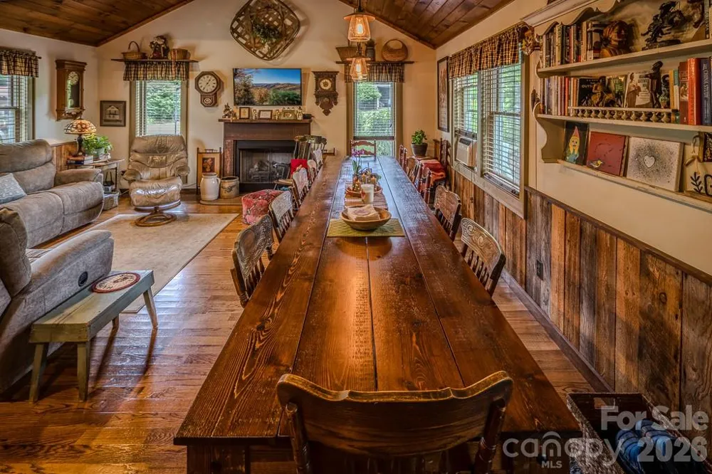 5950 US 19e Highway Newland, NC 28657