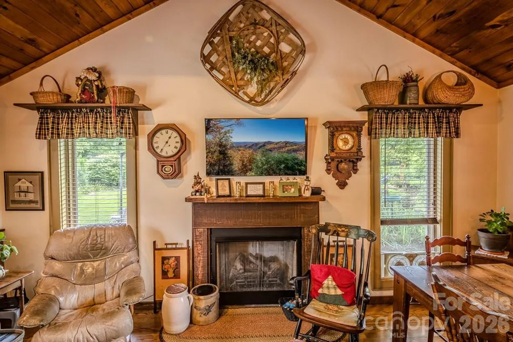5950 US 19e Highway Newland, NC 28657