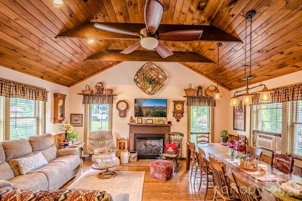 5950 US 19e Highway Newland, NC 28657