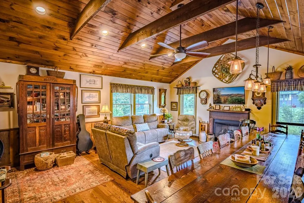 5950 US 19e Highway Newland, NC 28657