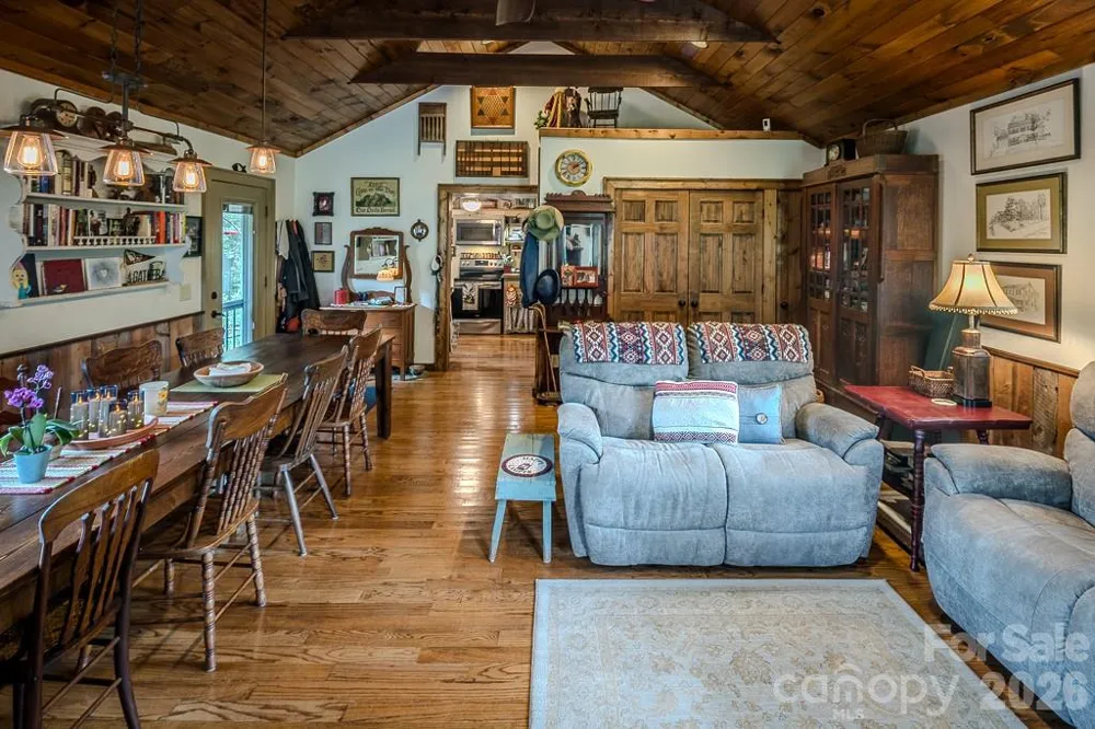 5950 US 19e Highway Newland, NC 28657