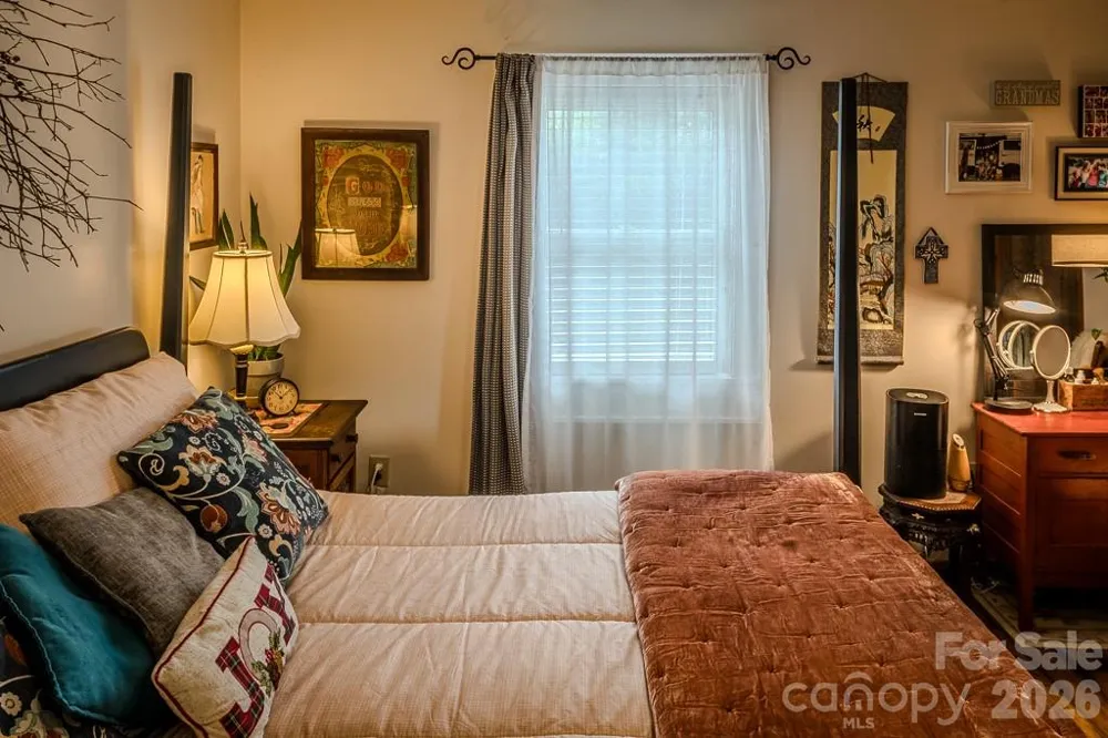 5950 US 19e Highway Newland, NC 28657