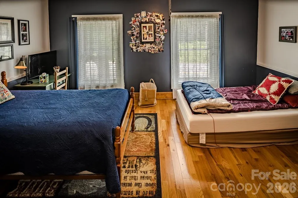 5950 US 19e Highway Newland, NC 28657